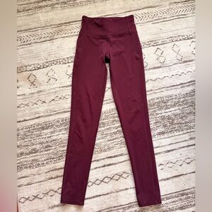 Vuori Burgundy High Rise Leggings | Size XS